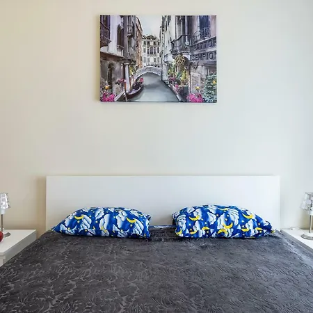 Warsaw-aparts Domaniewska Апартаменты *